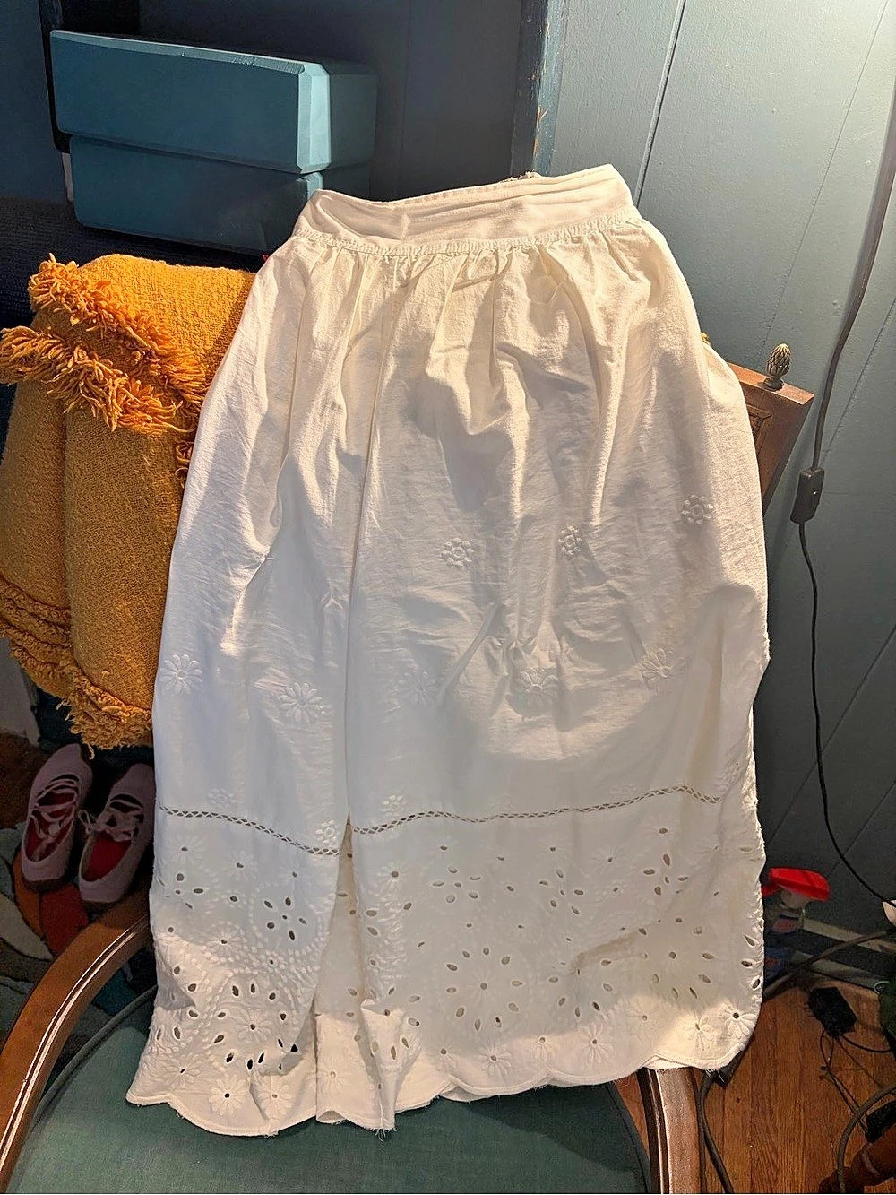 maeve Embroidered Eyelet pants in White Size XL Like New